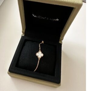 Authentic, brand new Sweet Alhambra bracelet, 18K gold, white mother-of-pearl